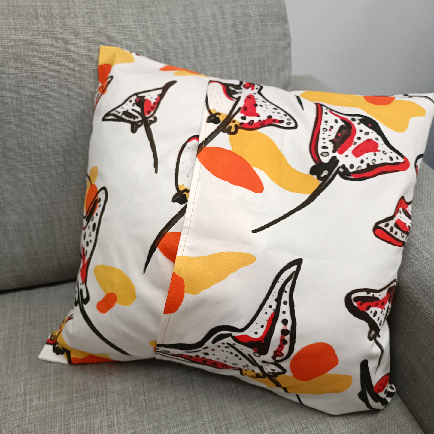 Decorative pillowcase - Eagle ray I